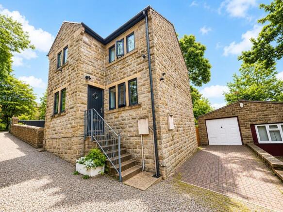 3-bed detached on Thornton Road, Bradford, £295,000