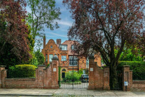 25, Broadlands Road, Hornsey, London N6 4AE