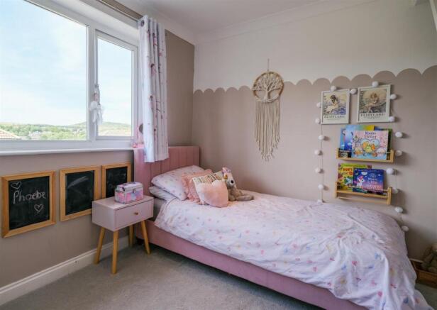 BEDROOM 2