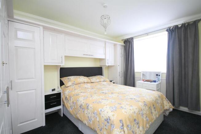 Master Bedroom..JPG