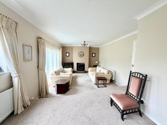 4 bed Detached for sale Image 5