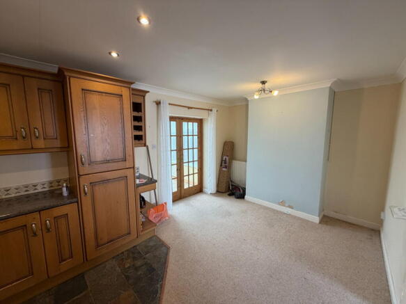3 bed Semi-Detached for sale Image 4