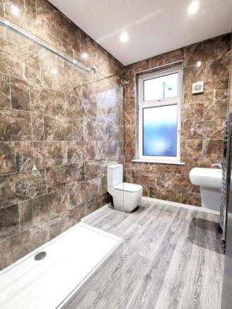 6 bed House Share to rent Image 4