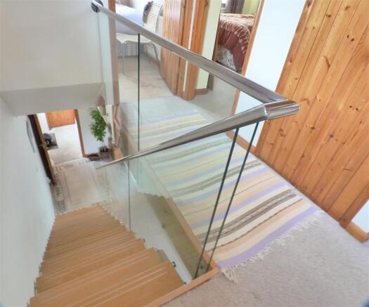 FIRST FLOOR LANDING