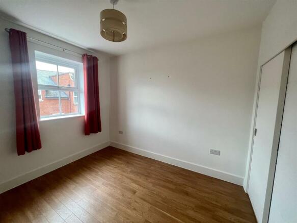 93 bedroom 2.jpg