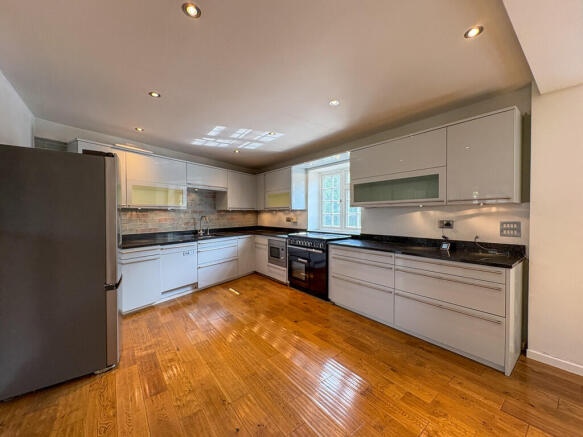 Kitchen Diner (1)