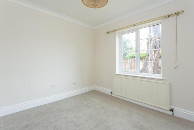 4 bed Detached to rent Image 10