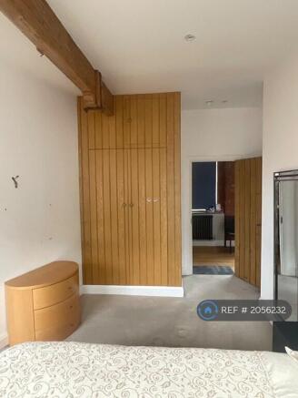 2 bed Penthouse to rent Image 11