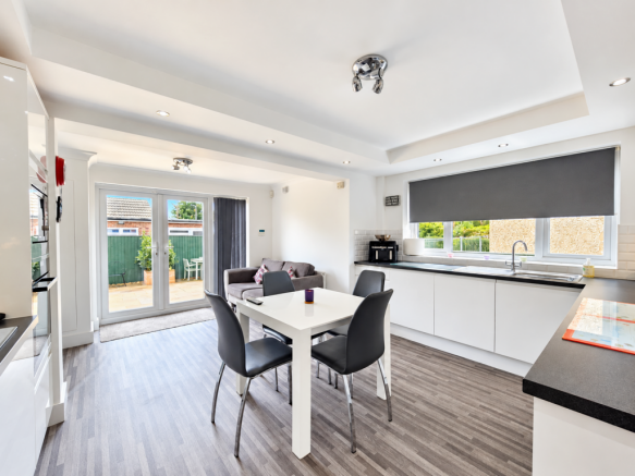 Scarborough Road, Seamer, Scarborough, North Yorkshire photo 5