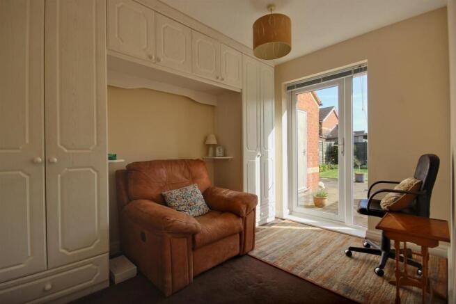 2 bed Detached Bungalow for sale Image 10