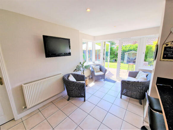 GARDEN ROOM