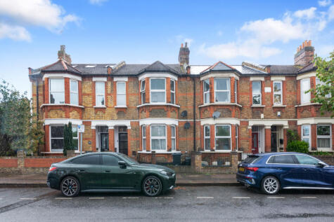 Pulteney Road, London, E18