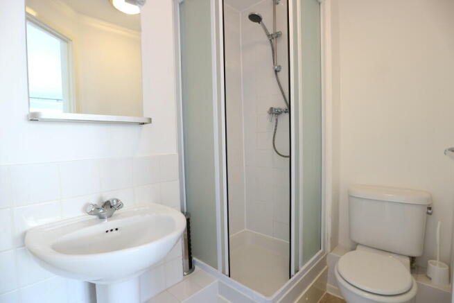En-suite shower r...