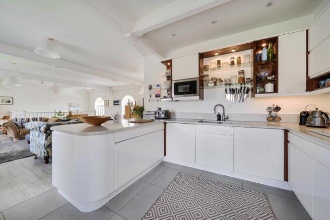 3 bed Semi-Detached for sale Image 7