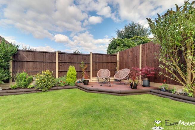 Attractive Sun-Trap