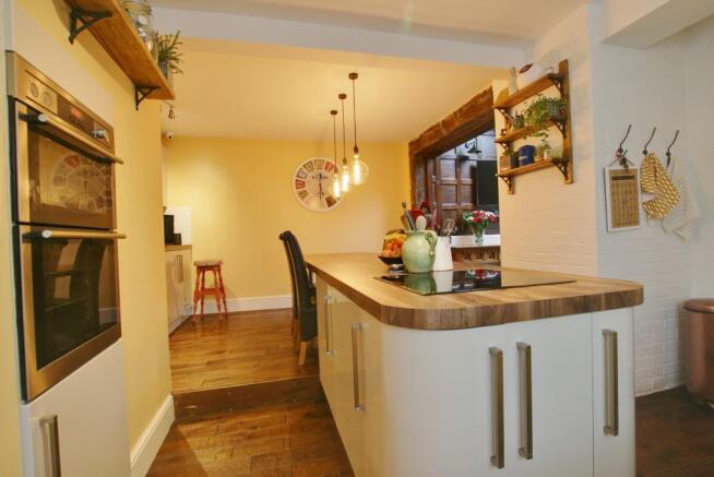 KITCHEN/DINER