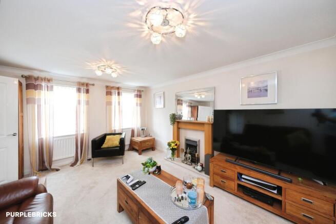 5 bed Detached for sale Image 4