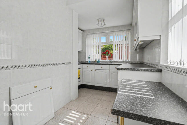 3 bed Semi-Detached for sale Image 8