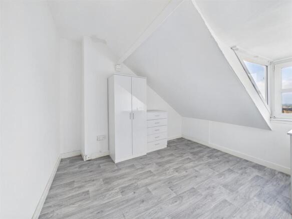 23 bed Block of Apartments for sale Image 4