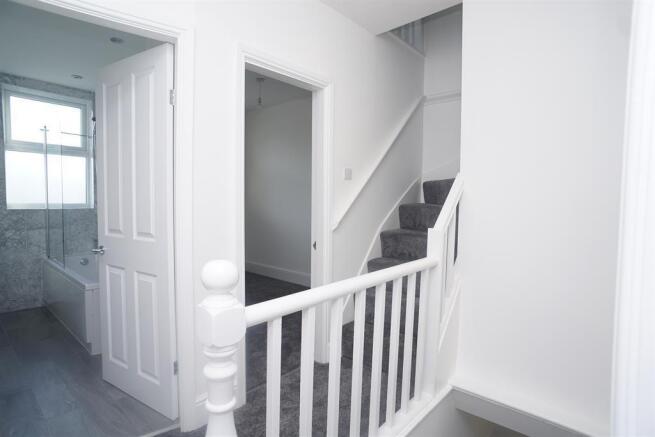 3 bed Terraced to rent Image 9