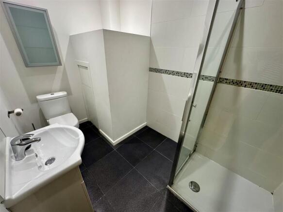 1 bed Apartment to rent Image 11