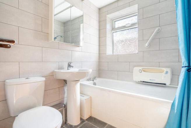 3 bed Bungalow for sale Image 8