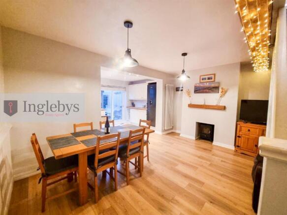 3 bed House for sale Image 9