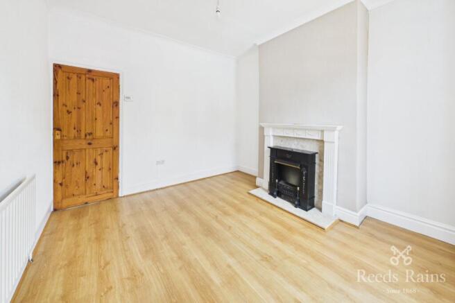 2 bed Terraced to rent Image 6