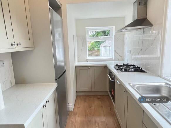 3 bed Semi-Detached to rent Image 6
