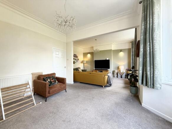 Lounge & Sitting Rooms
