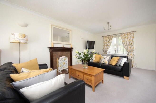Saxon Close, Market Lavington, Wiltshire, SN10 4EF photo 4