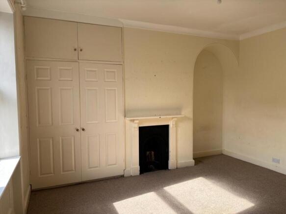 4 bed House for sale Image 10