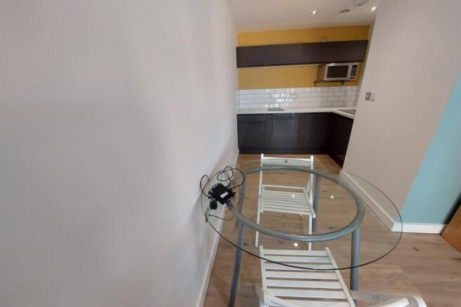 Studio to rent Image 9