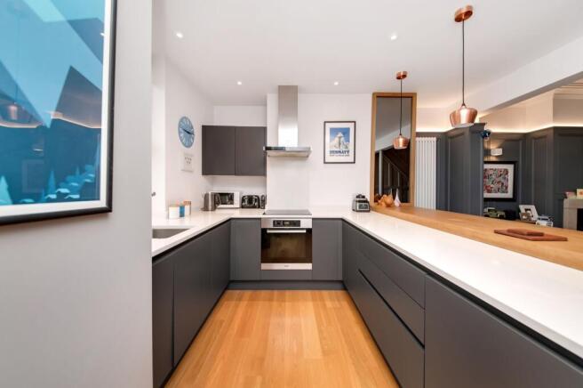 3 bed Terraced for sale Image 5