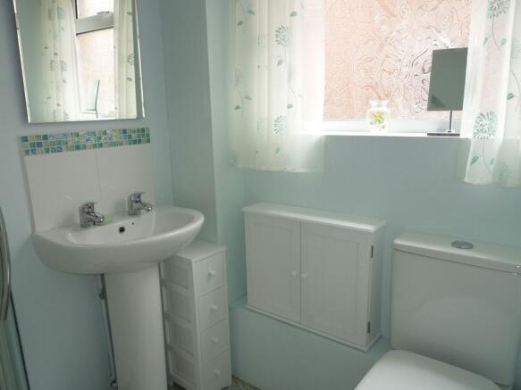 SHOWER ROOM