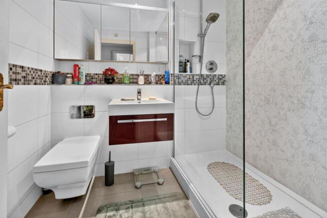 2 bed Apartment for sale Image 12