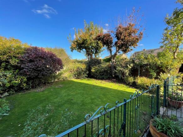 Pinedale Rear Garden