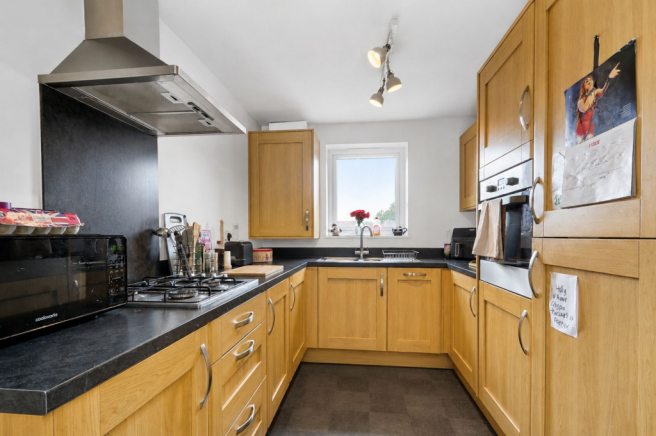 2 bed Flat for sale Image 5