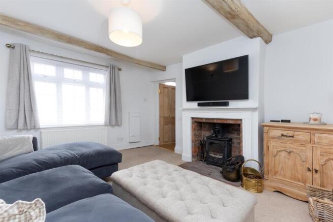 Living room ( Photo Two)