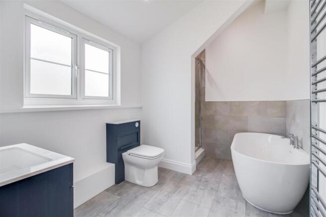 5 bed Semi-Detached for sale Image 12