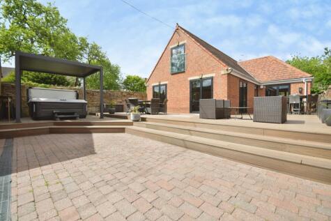 Old Road, Chesterfield, Derbyshire, S40