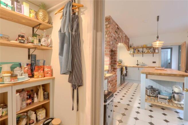 5 bed Terraced for sale Image 8