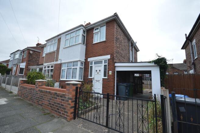 3-bed semi-detached on Princes Street, Widnes, £150,000