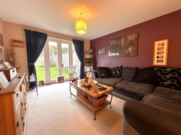 Lounge With French Doors 508