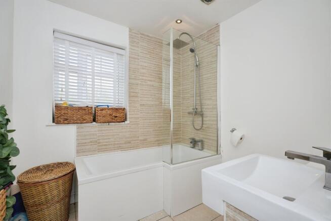 3 bed Semi-Detached for sale Image 7