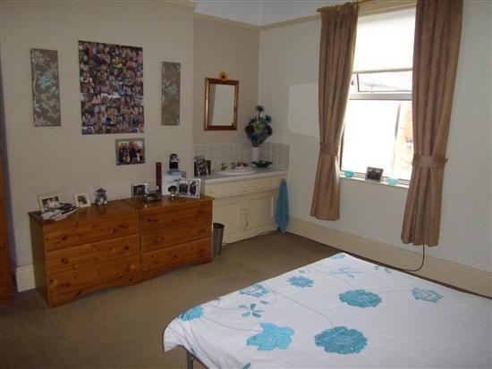 bedroom2
