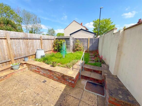 Garden to rear of property.jpg