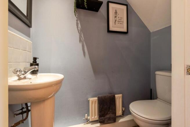 5 bed Detached for sale Image 7