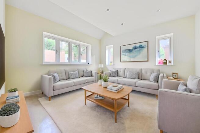 5 bed Detached for sale Image 8