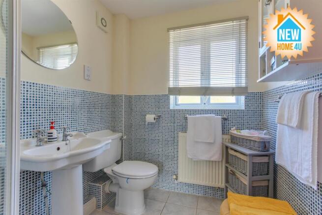 EN SUITE: